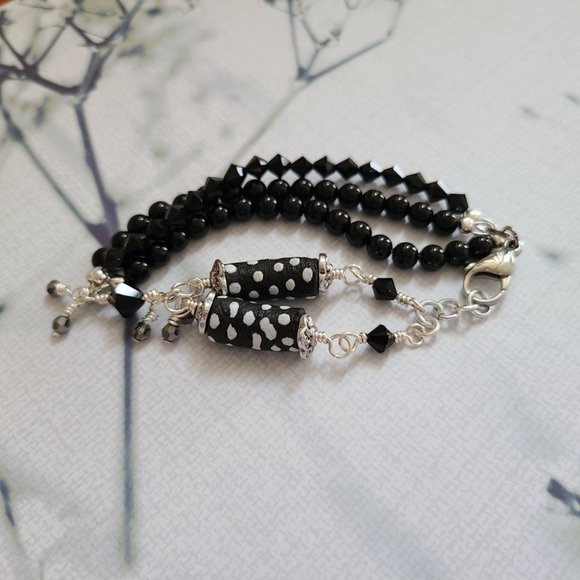 Black & White African Bead Bracelet - Picture 1 of 4